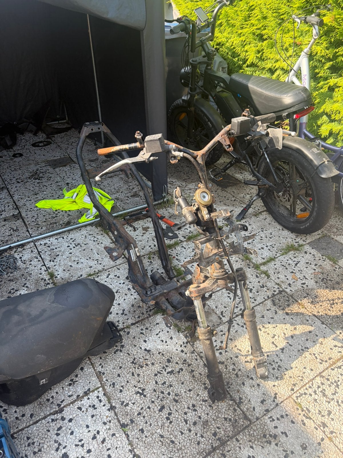 aprilia sr50 frame en kappenset, Fietsen en Brommers, Scooters | Aprilia, Tweetakt, Gebruikt, Maximaal 45 km/u, SR 50