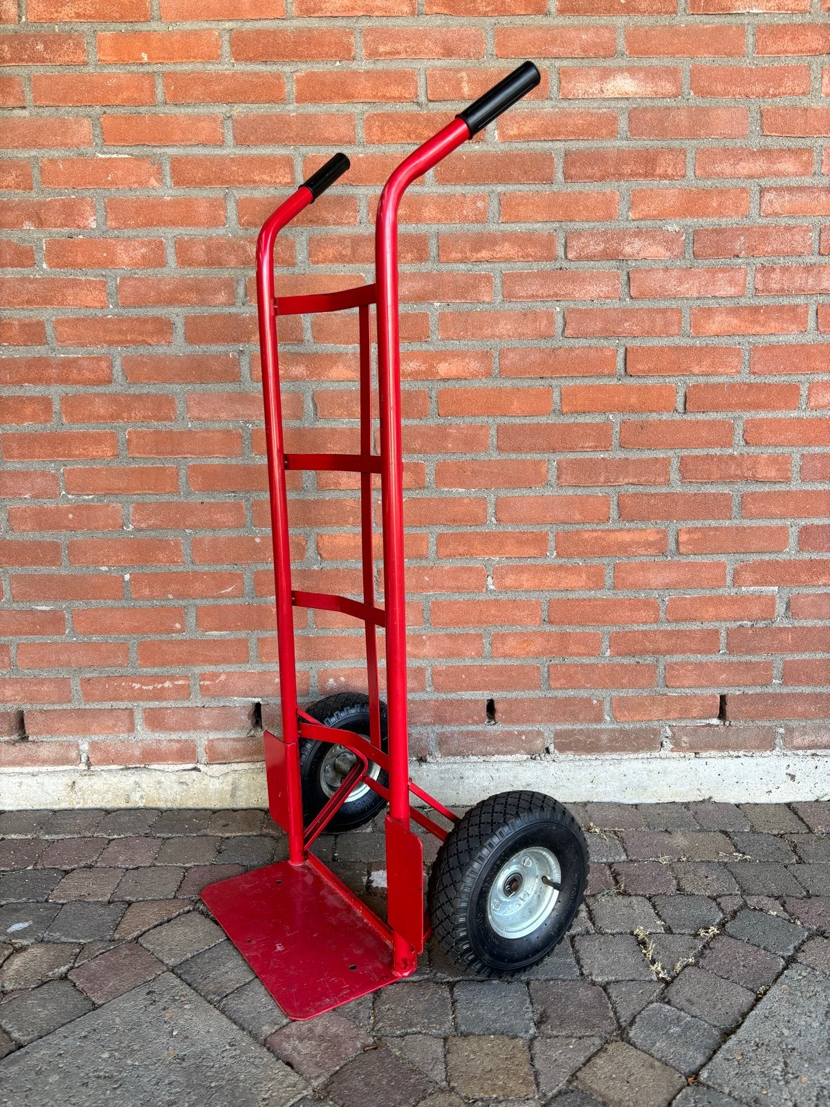 Stevige rode steekwagen met luchtbanden, 60 tot 80 liter, Ophalen, Gebruikt, Steekwagen