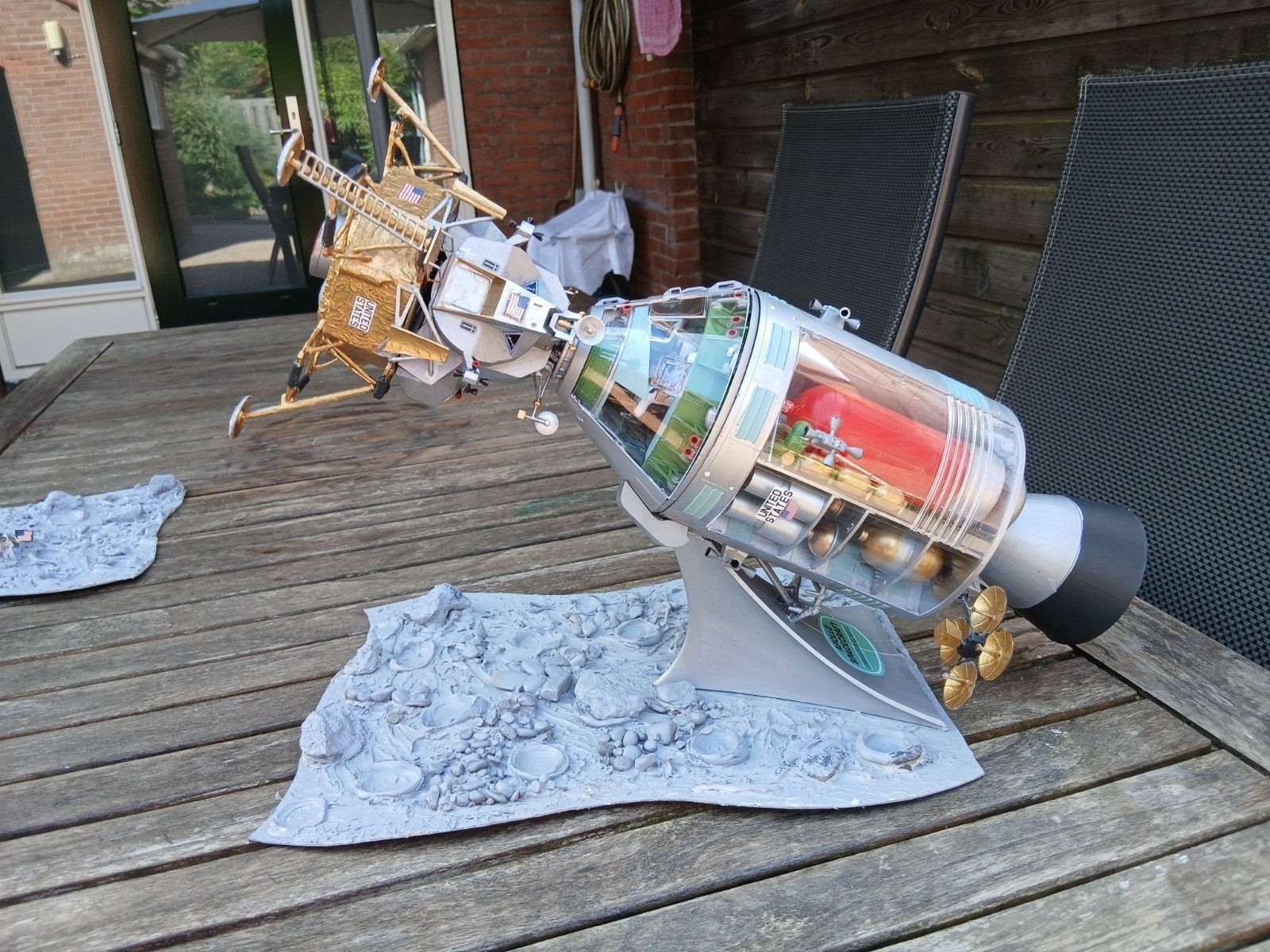 Gedetailleerd Apollo Commandomodul met maanlander, Ophalen, Zo goed als nieuw, Groter dan 1:32
