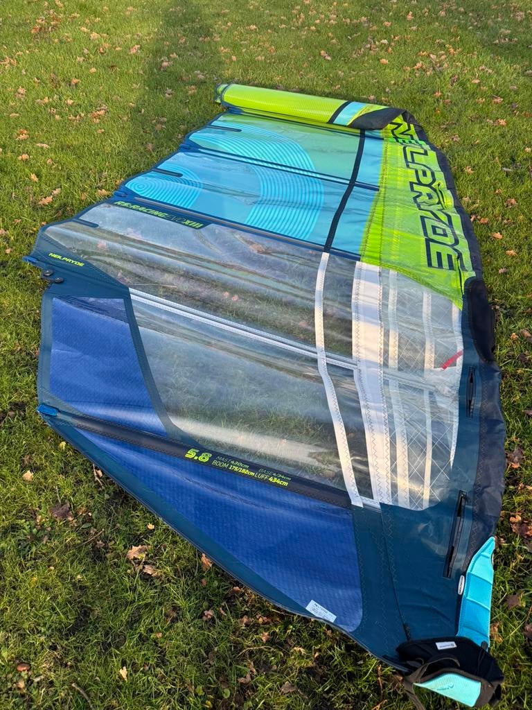 Neilpryde RS Racing EVO XIII 5.8, Watersport en Boten, Windsurfen, Ophalen, Zo goed als nieuw, Zeil