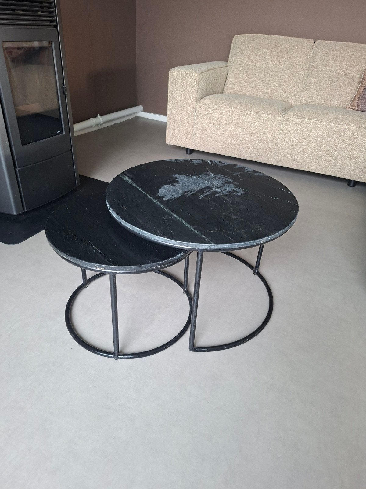 Zwarte salontafeltjes met natuurstenen blad, Minder dan 50 cm, Gebruikt, Overige materialen, Rond