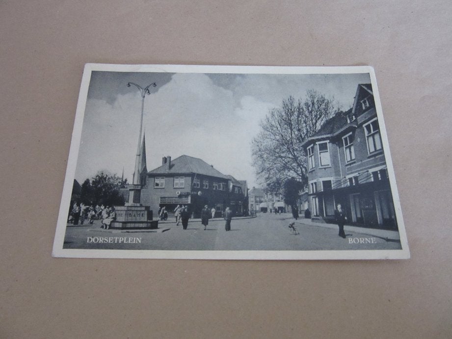 Borne - Dorpsplein, Verzamelen, Verzenden, 1940 tot 1960, Gelopen, Noord-Brabant