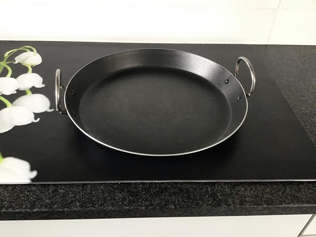 Paellapan met handvatten en anti-aanbaklaag - 34/39 cm, Huis en Inrichting, Keuken | Potten en Pannen, Ophalen of Verzenden, Gebruikt