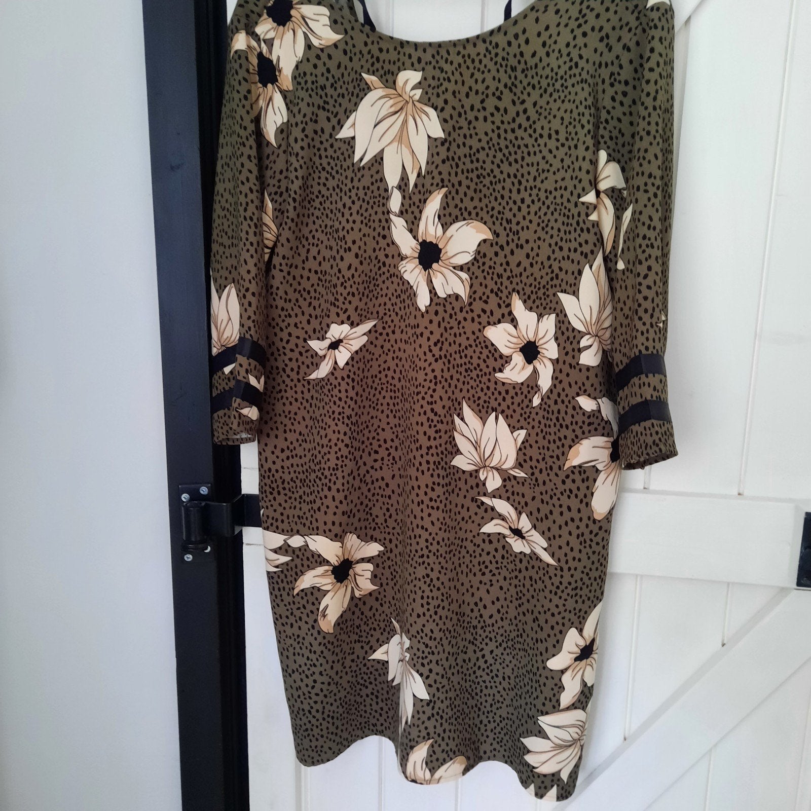 Te koop jurk met bloemen en driekwart mouw, Kleding | Dames, Jurken, Maat 38/40 (M), Only, Meerkleurig, Ophalen of Verzenden