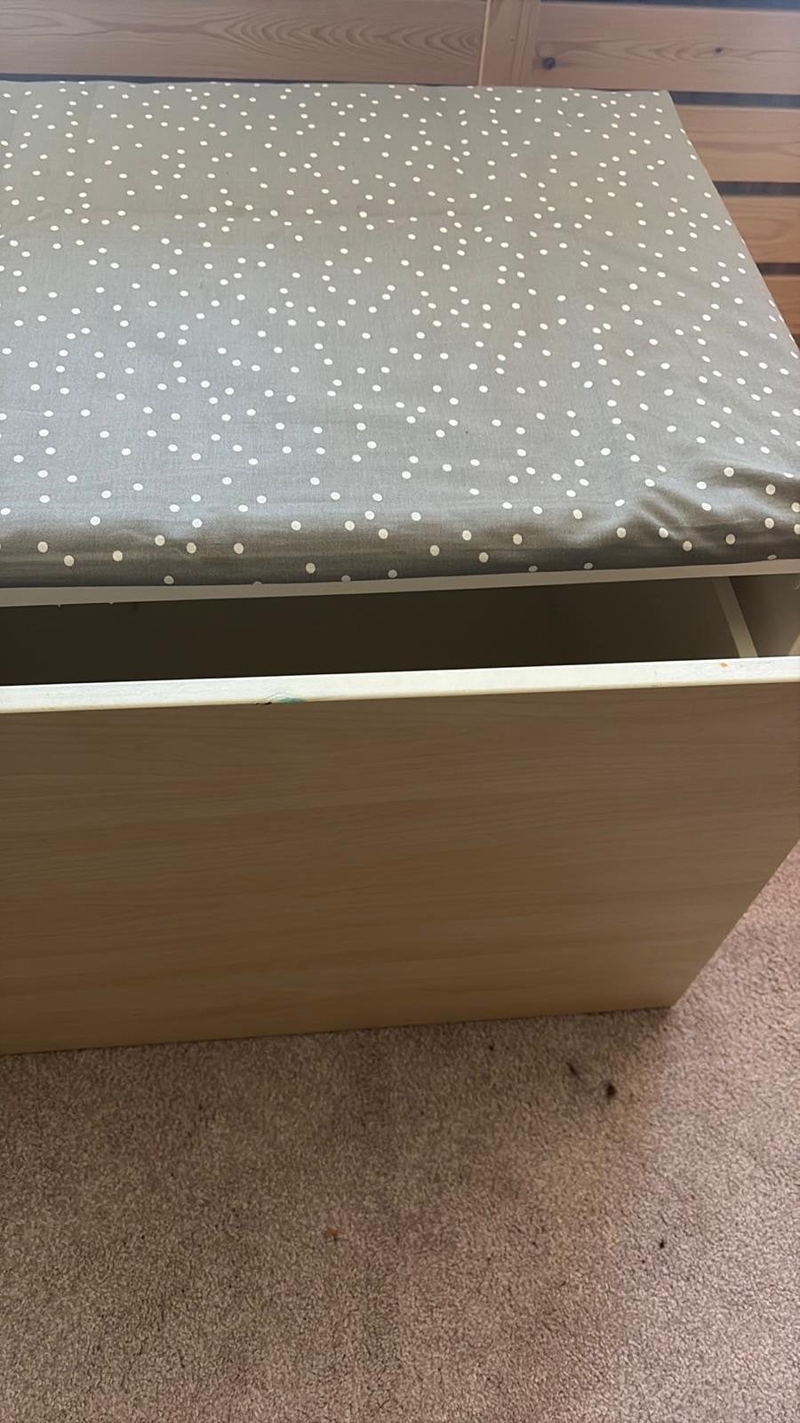 IKEA SMÅSTAD speelgoedkist met bank en kussen, Ophalen, Zo goed als nieuw, Jongen of Meisje