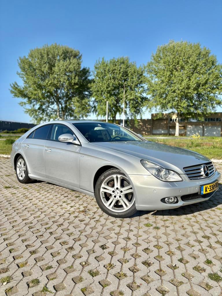 Mercedes-Benz CLS 3.5 Cls350 LPG AUT 2005 Grijs, Auto's, Mercedes-Benz, Automaat, Achterwielaandrijving, 4 stoelen, 10 km/l
