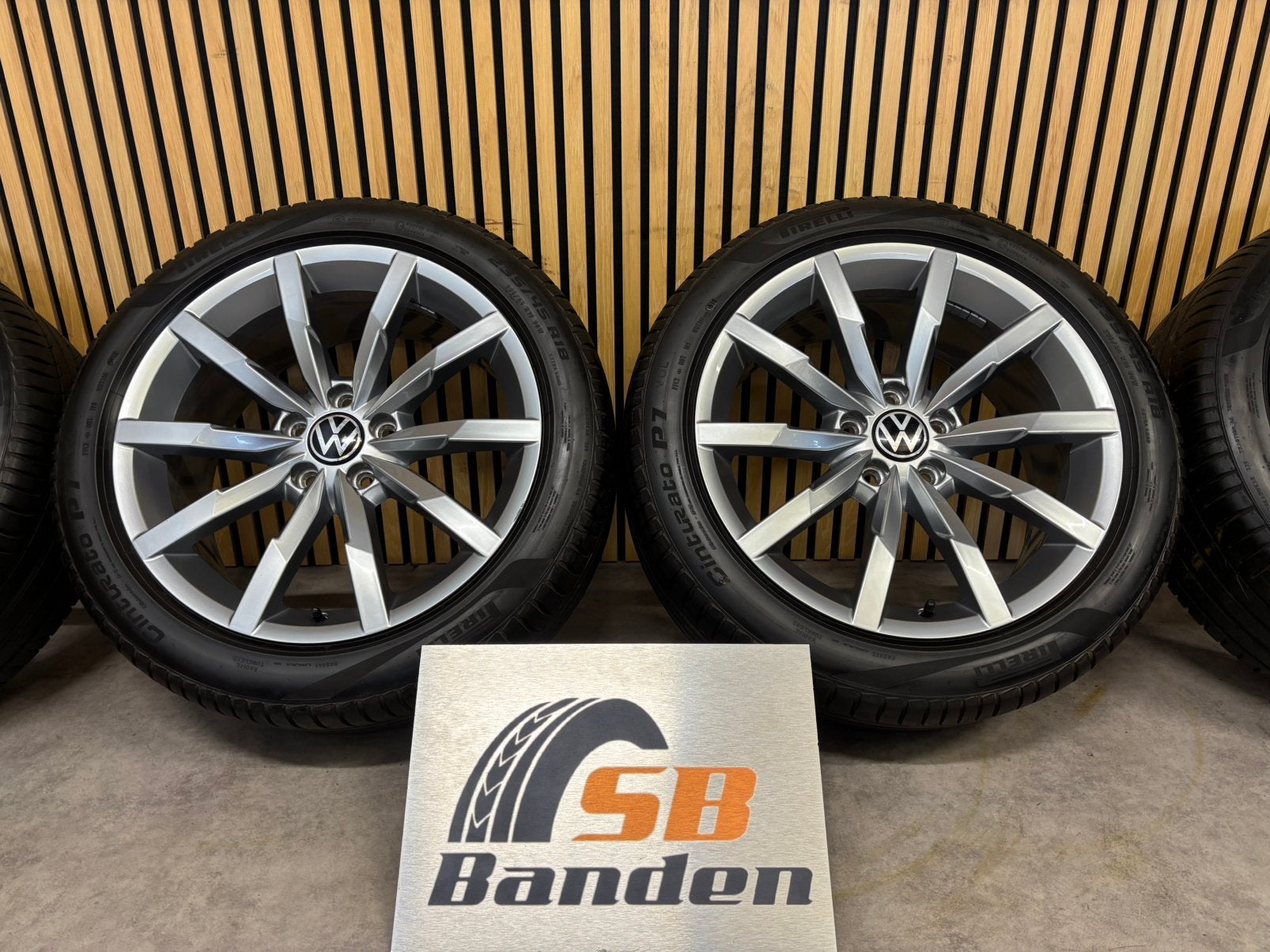 Volkswagen Passat B8 Originele 18 inch Velgen Zomerbanden VW, Auto-onderdelen, Banden en Velgen, 18 inch, Banden en Velgen, Ophalen of Verzenden