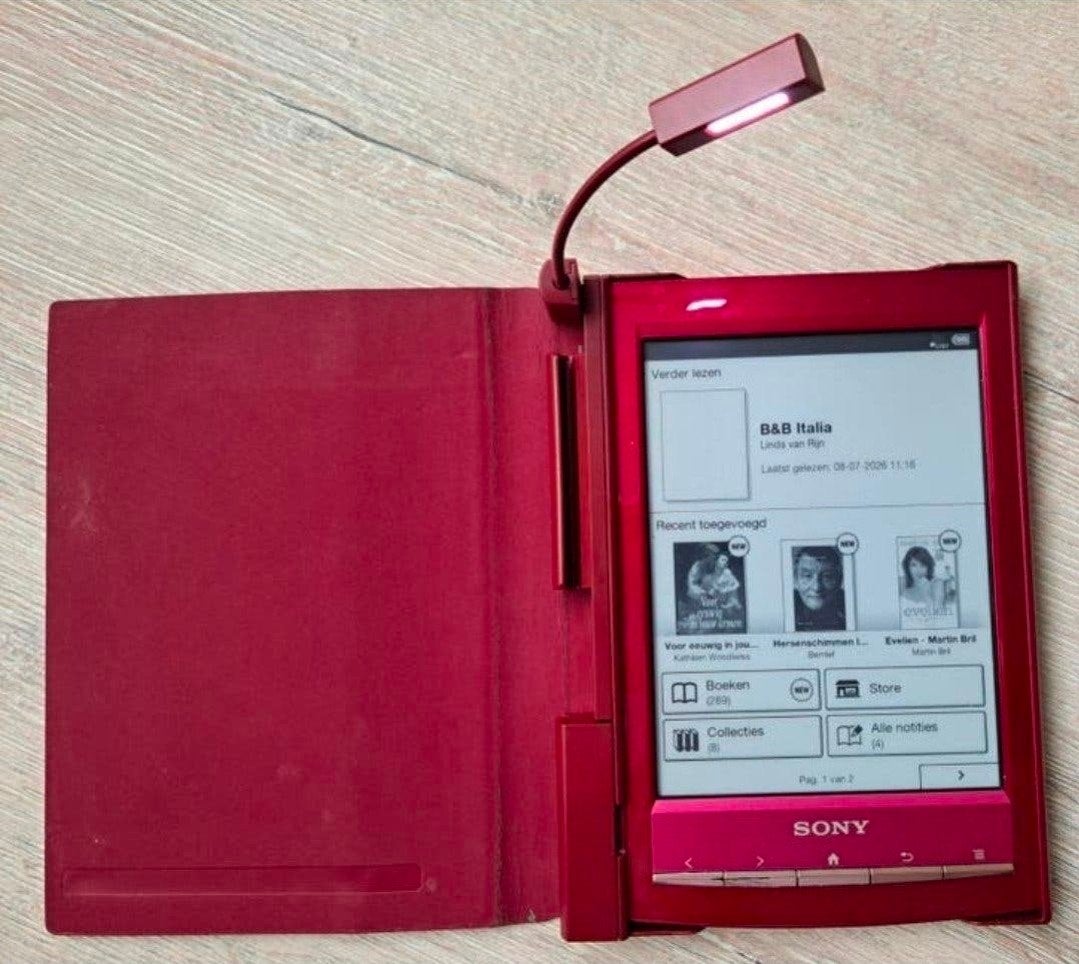 Sony e-reader, hoes, 289 e-boeken en met opl. € 85, Ophalen of Verzenden, Gebruikt, SONY