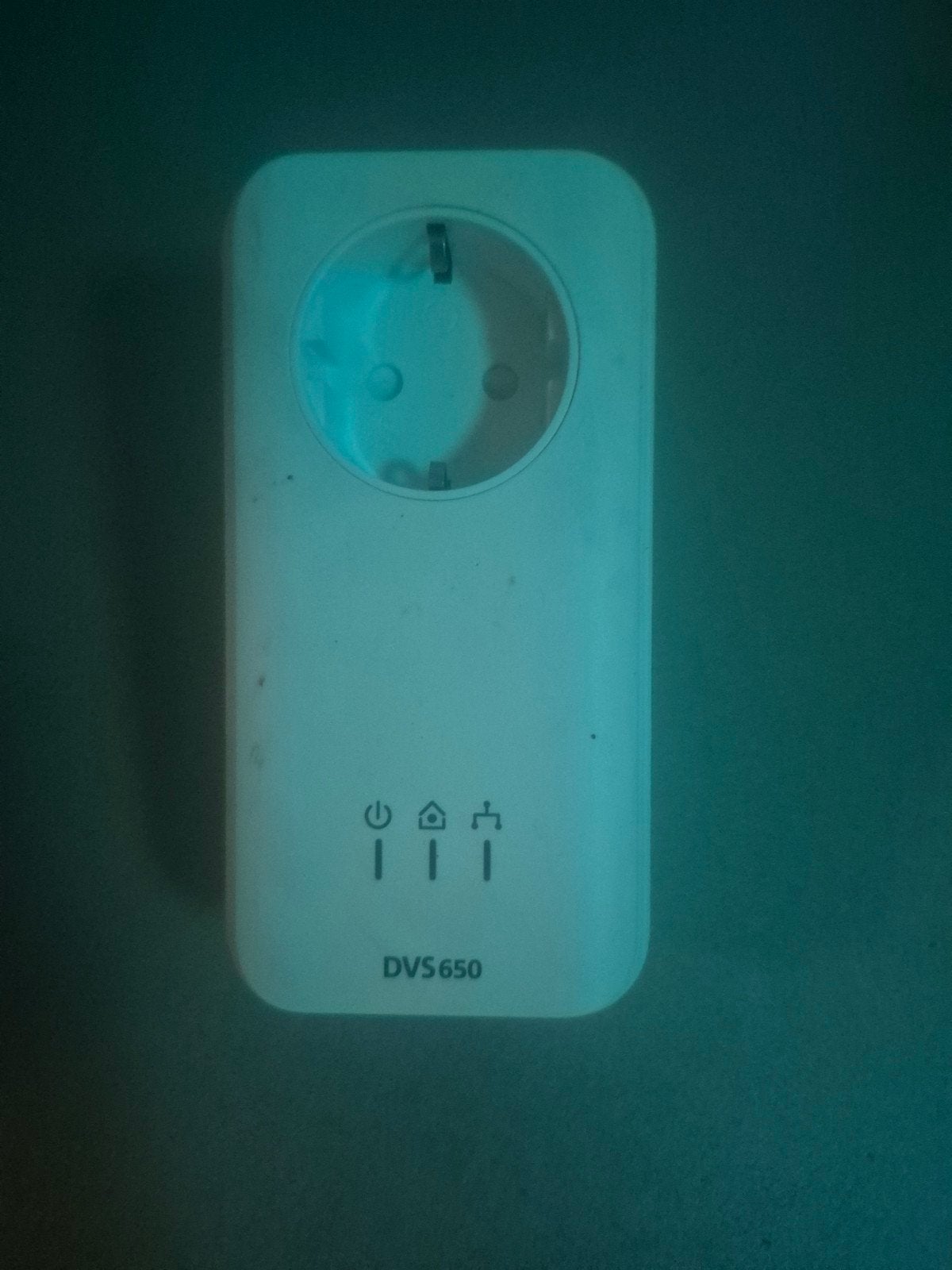 Devolo DVS 650 Powerline Adapter met stopcontact, Ophalen of Verzenden, Gebruikt, Devolo