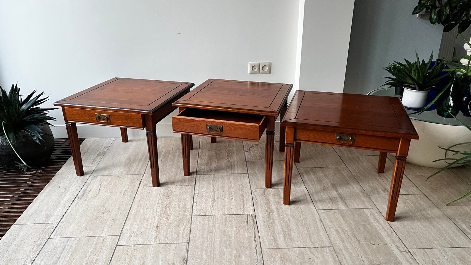 3 klassieke side tables van massief kersenhout met lade, Ophalen, Zo goed als nieuw, Rechthoekig, Kersenhout