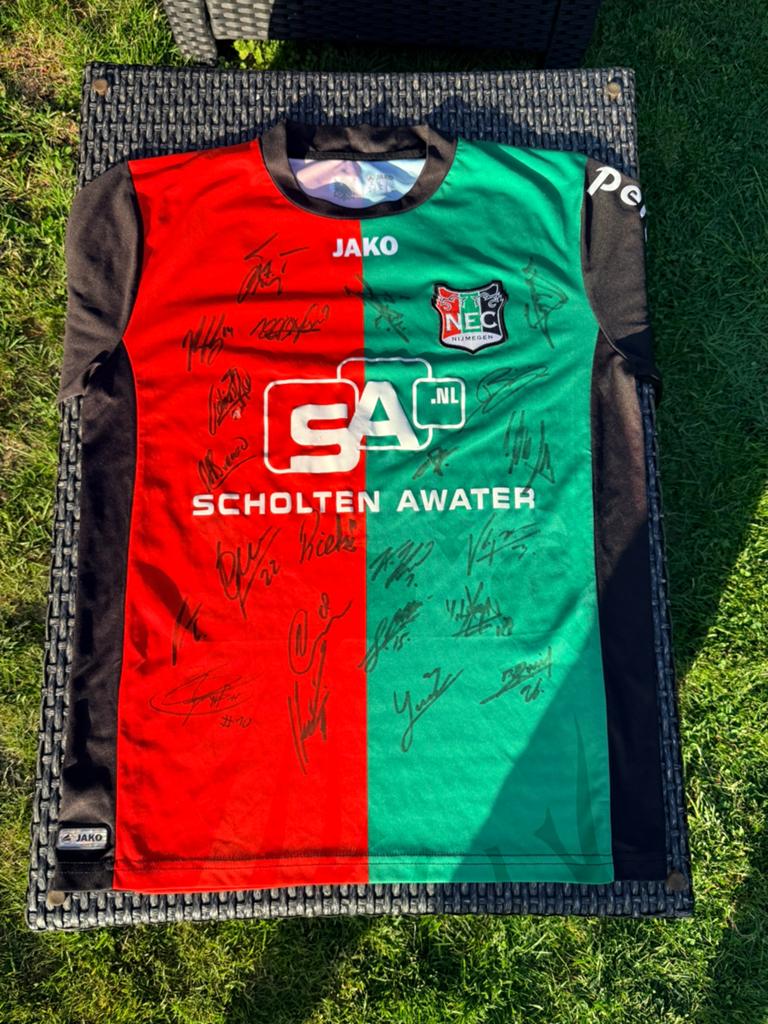 Nec shirt 13/14 met handtekeningen vintage colecter item, Sport en Fitness, Voetbal, Maat XL, Ophalen, Zo goed als nieuw, Shirt