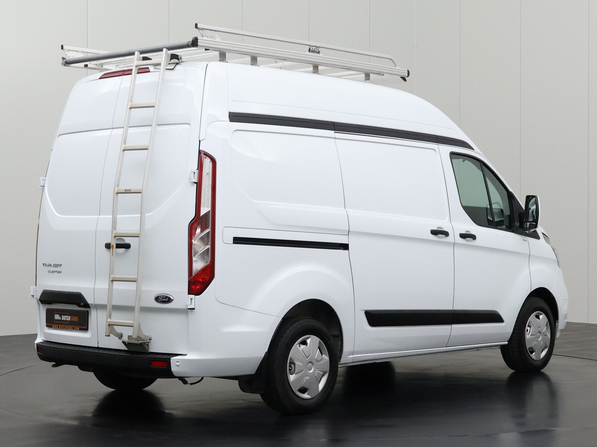 Ford Transit Custom 2.0TDCi 130PK L1H2 | Imperiaal | Multime, Voorwielaandrijving, 1987 kg, Stof, Gebruikt
