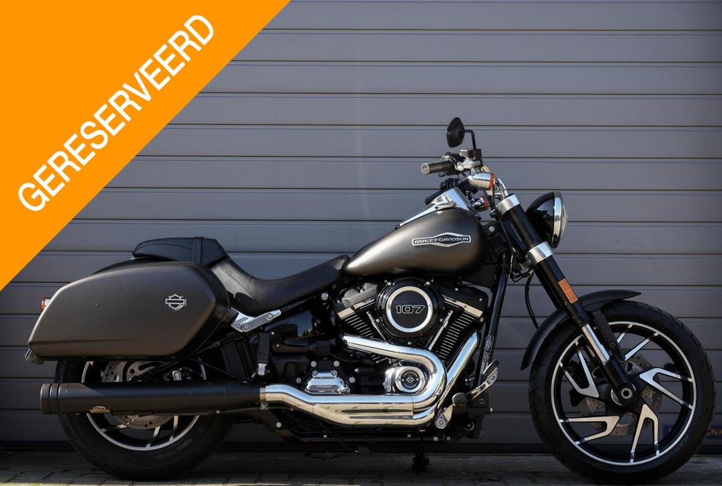 Harley Davidson 107 FLSB Sport Glide Jekyll & Hide Sportglid, Laan van Vredenoord 33
2289 DA  Rijswijk, NL, 1745 cc, H-DCUSTOMERSERVICE@Harley-Davidson.com
