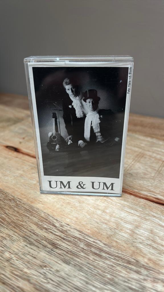 UM & UM Cassettebandje - Zeldzaam Limburgs dialect, Gebruikt, 1 bandje, Ophalen of Verzenden, Origineel