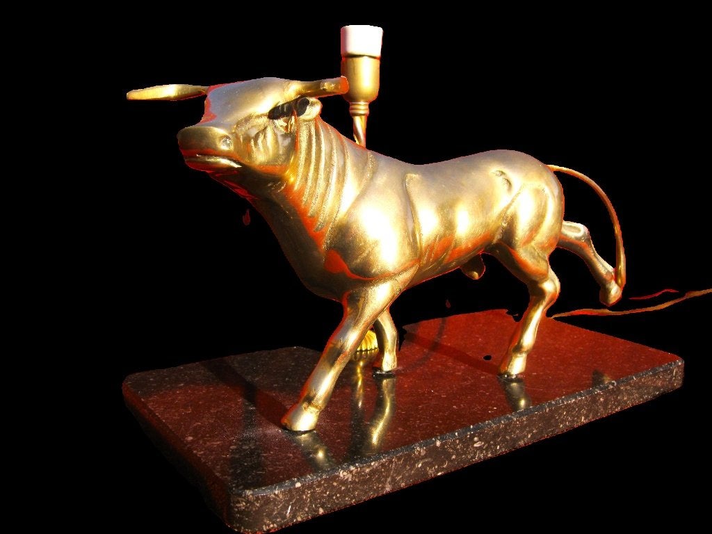 Bull - stier, koperen lamp op marmerblad, Ophalen