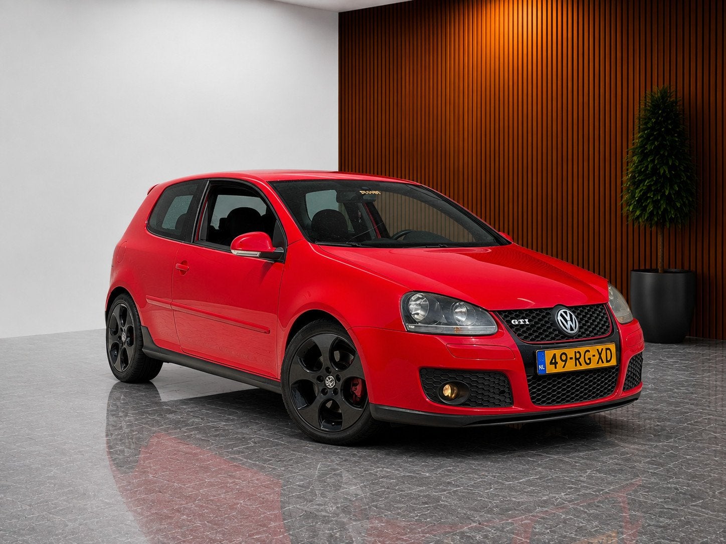 Volkswagen Golf 2.0 TFSI GTI 300Pk+! (KLEPPENSYSTEEM, GTI BE, Auto's, Stof, Gebruikt, Zwart, 4 cilinders