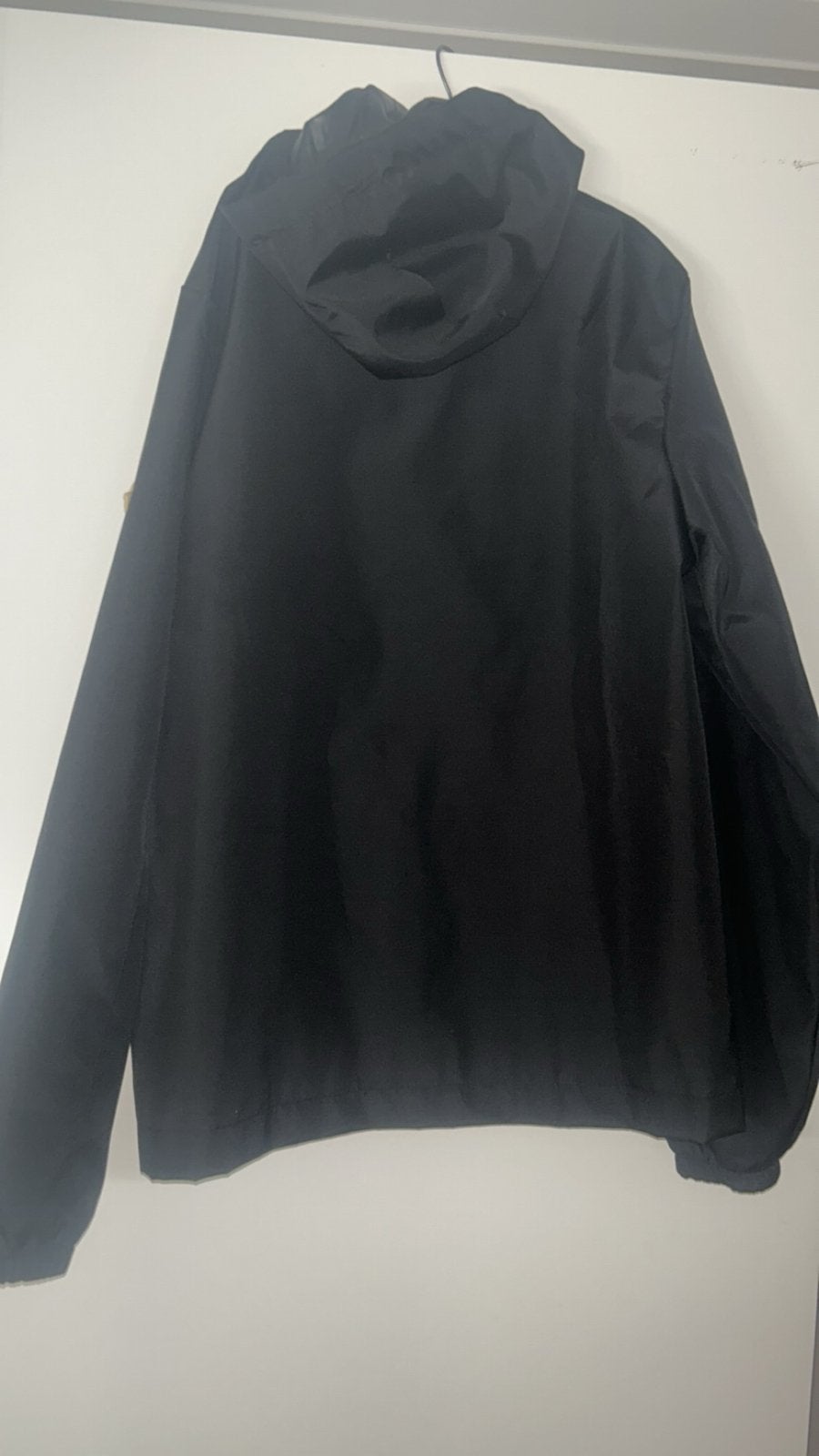 Moncler Zwarte Jas - Zo goed als nieuw, Ophalen of Verzenden, Zo goed als nieuw, Maat 52/54 (L), Zwart