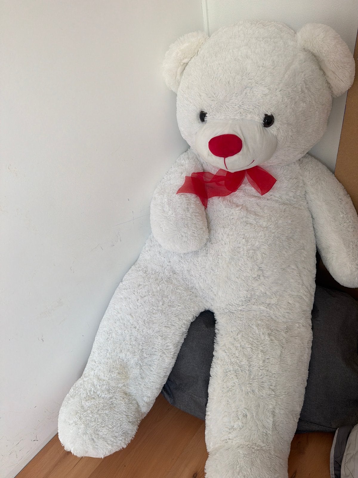 Grote witte teddybeer met rode strik - Zo goed als nieuw, Beer, Ophalen of Verzenden, Zo goed als nieuw, Wit