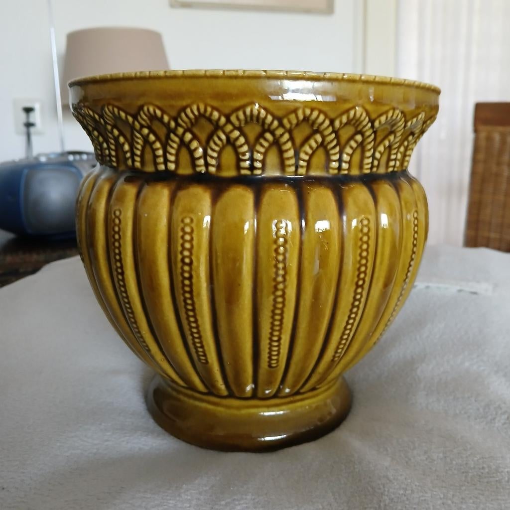 Bloempot (majolica ) ?, Ophalen of Verzenden