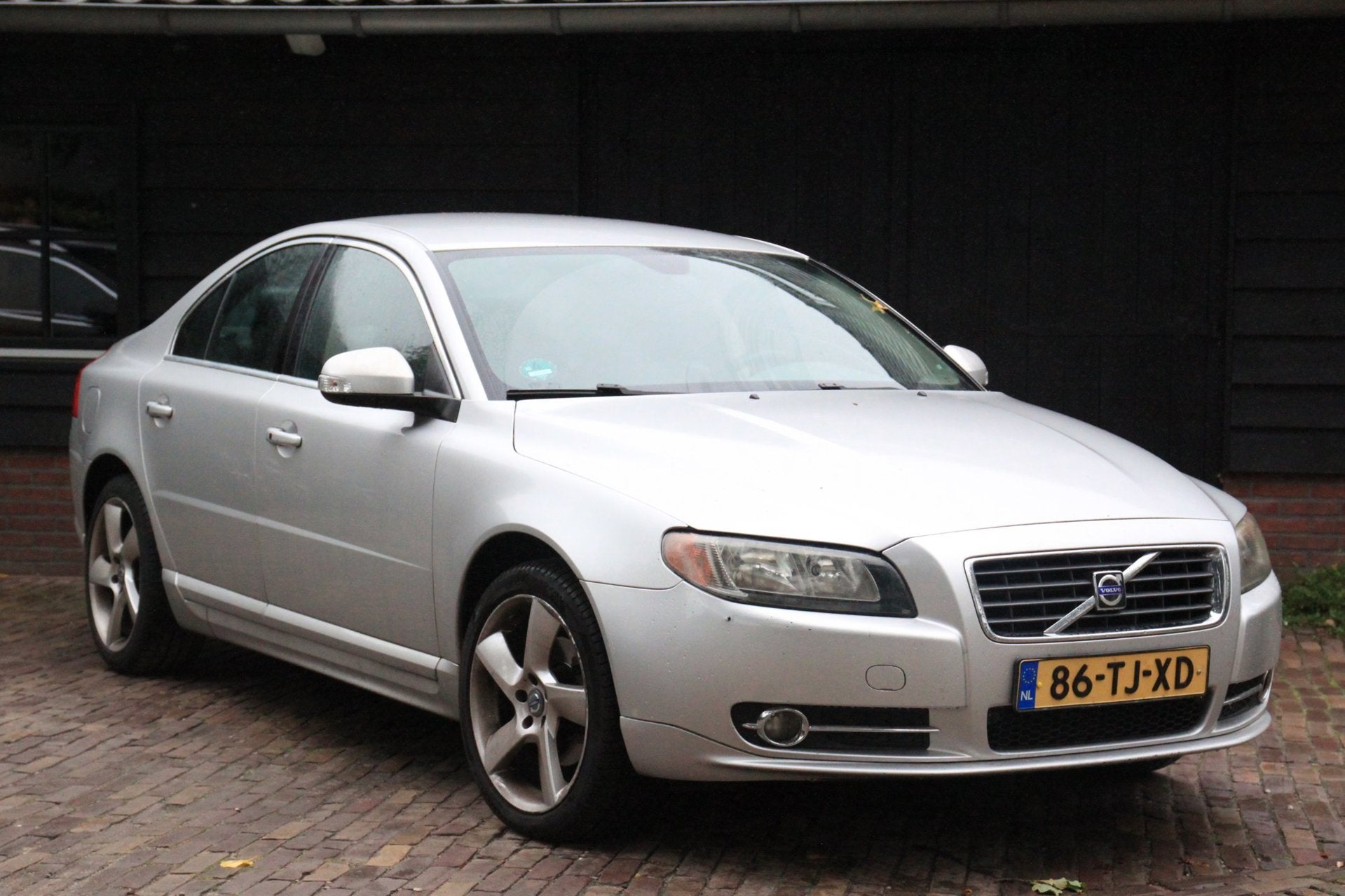 Volvo S80 2.5 T Momentum Leer/Parkeersensor/Trekhaak afneemb, 1528 kg, Zwart, 2521 cc, Bedrijf