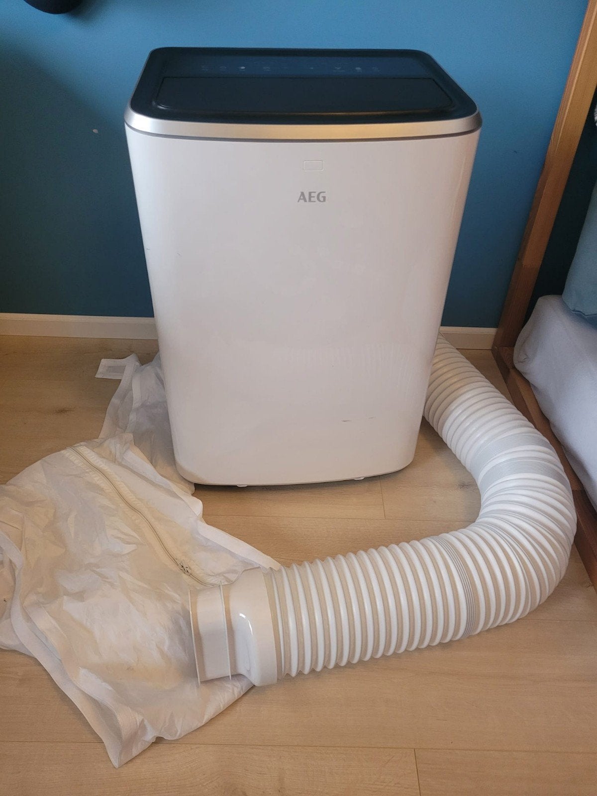 AEG Mobiele Airco AXP26U338BW - Koelen en Ontvochtigen, Ophalen, Minder dan 60 m³, 3 snelheden of meer, Zo goed als nieuw