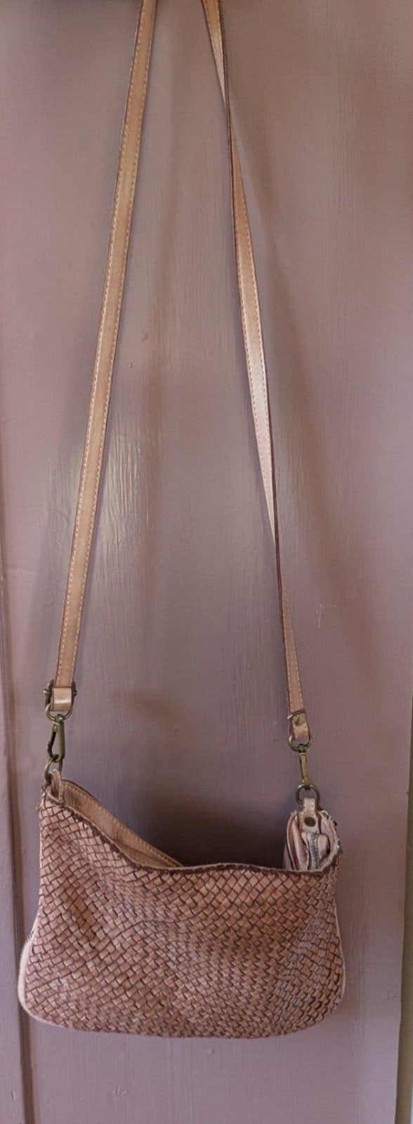 Mauve Roze Leren Schoudertas met Gevlochten Patroon, Sieraden, Tassen en Uiterlijk, Ophalen of Verzenden, Zo goed als nieuw, Roze