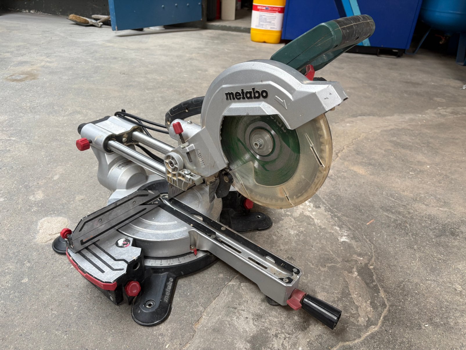 Metabo kgs 216m, Doe-het-zelf en Verbouw, Ophalen, Zo goed als nieuw, Afkortzaag, 30 tot 70 mm