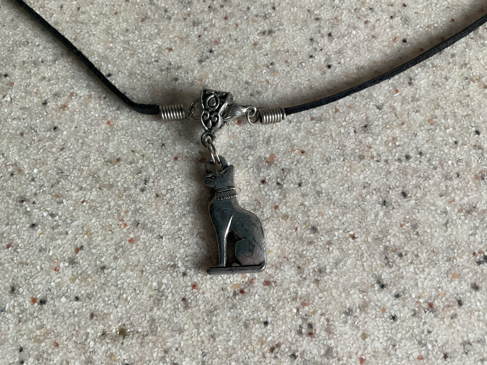 Zilverkleurige Kat Hanger Ketting - Bastet, Gebruikt, Ophalen of Verzenden, Zilver, Overige materialen