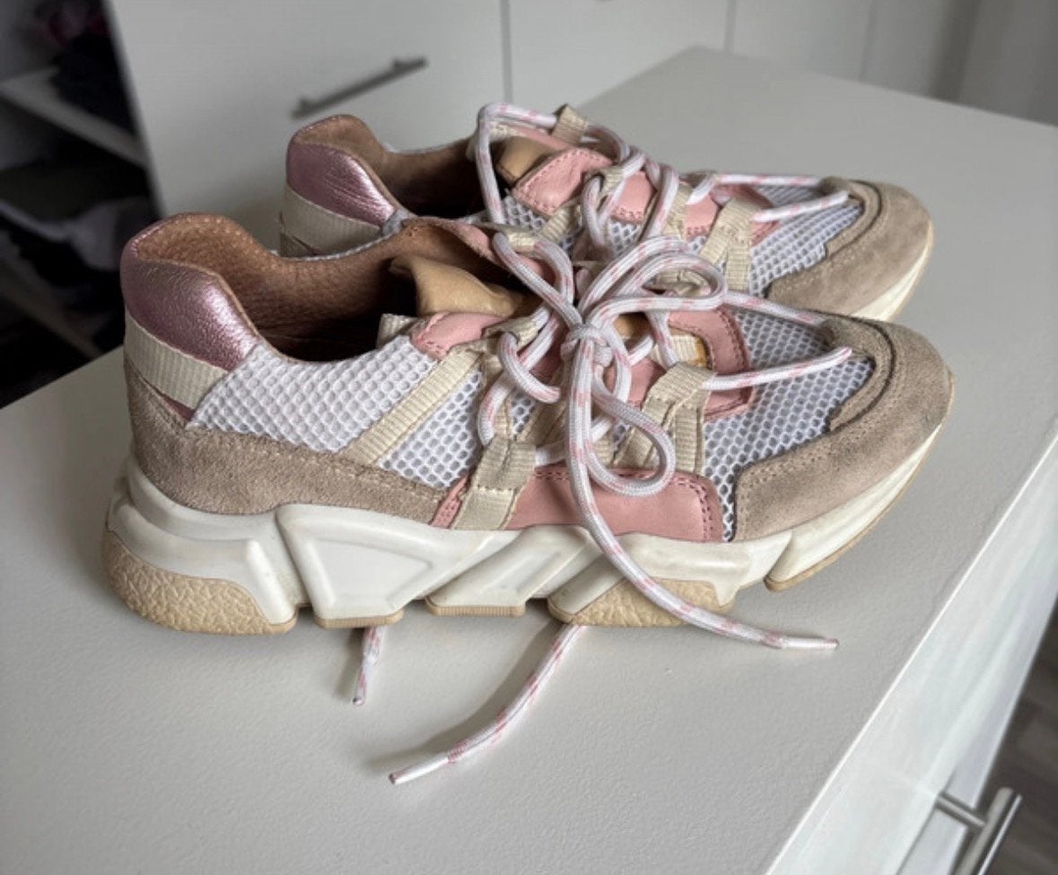 Sneakers, Verzenden, Gedragen