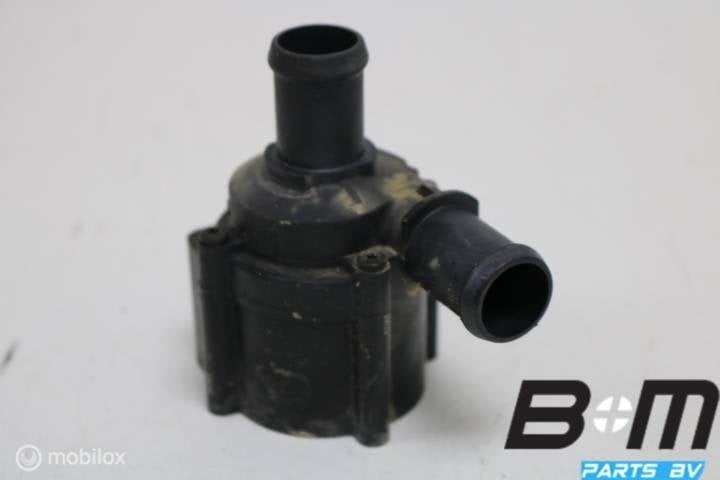Extra waterpomp Audi Q5 8R 06H121601J, Gebruikt
