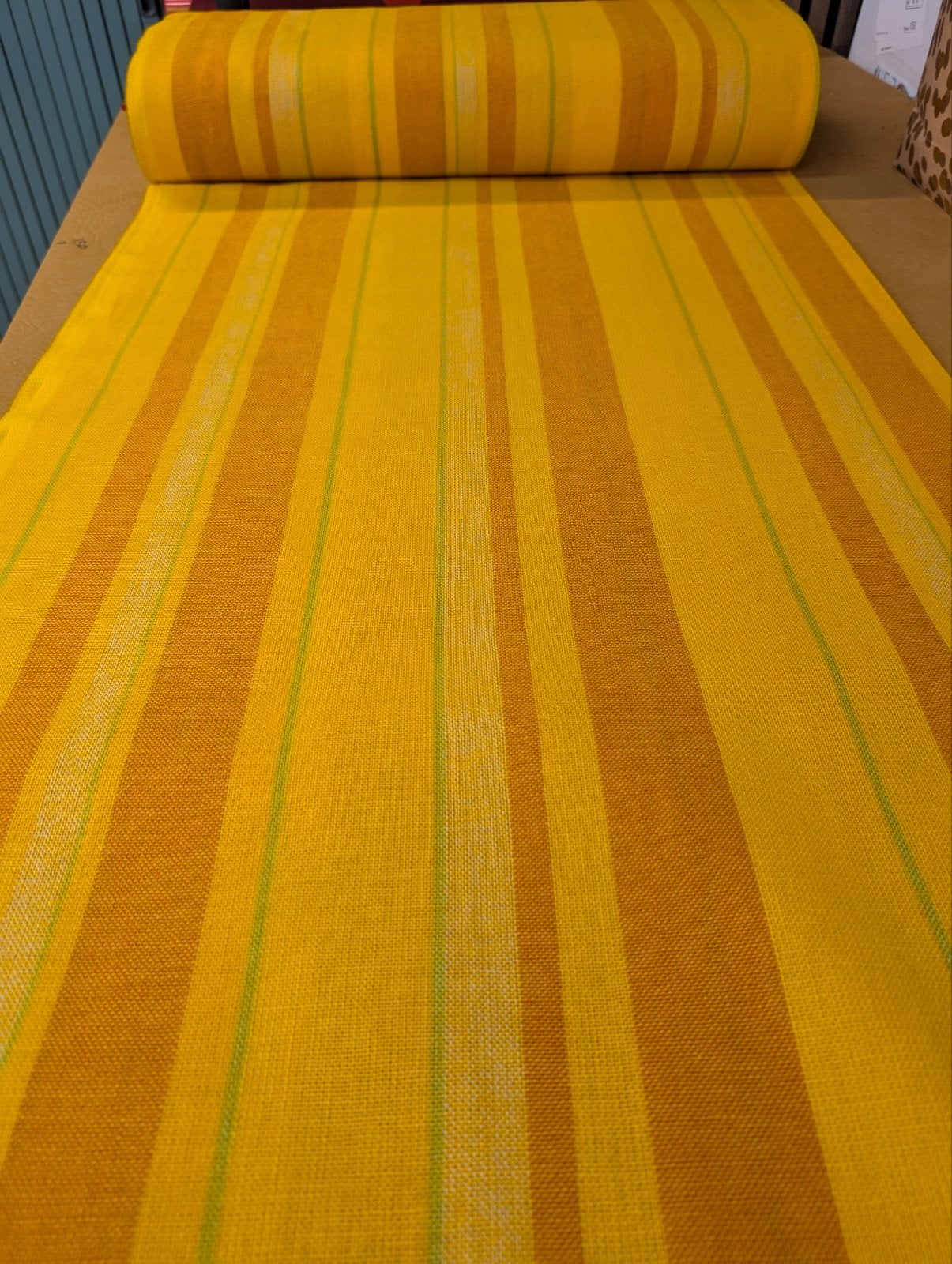 Vintage gele geweven stof, Hobby en Vrije tijd, Stoffen en Lappen, Ophalen, Katoen, 200 cm of meer, 120 cm of meer