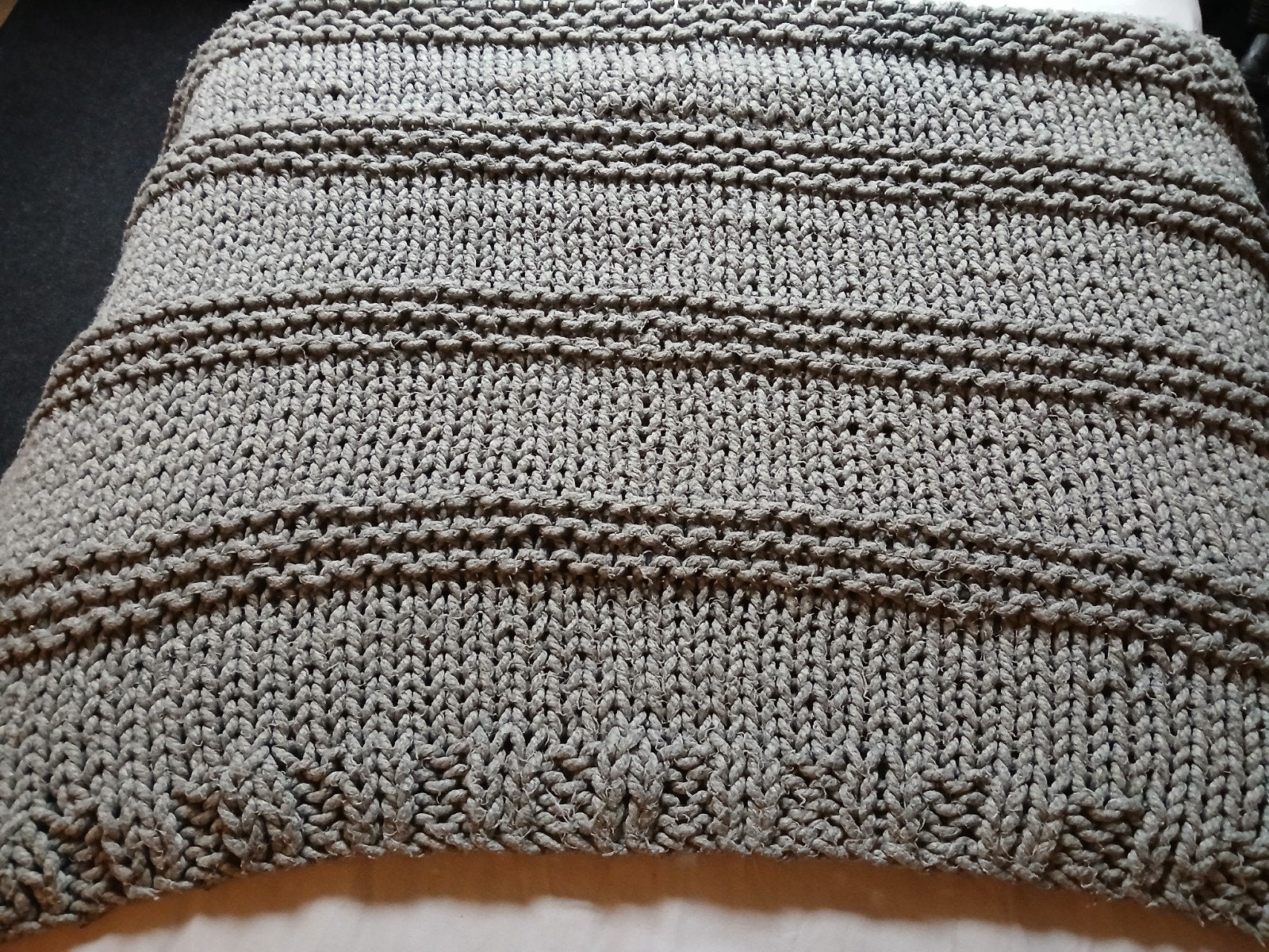 Twee grijze plaids van H&M - Zacht en comfortabel, Verzenden, Acryl, Zo goed als nieuw, Plaid