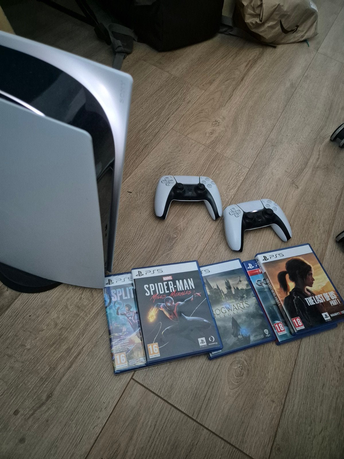 Playstation 5 met 2 controllers en 5 games, Spelcomputers en Games, Spelcomputers | Sony PlayStation 5, Ophalen