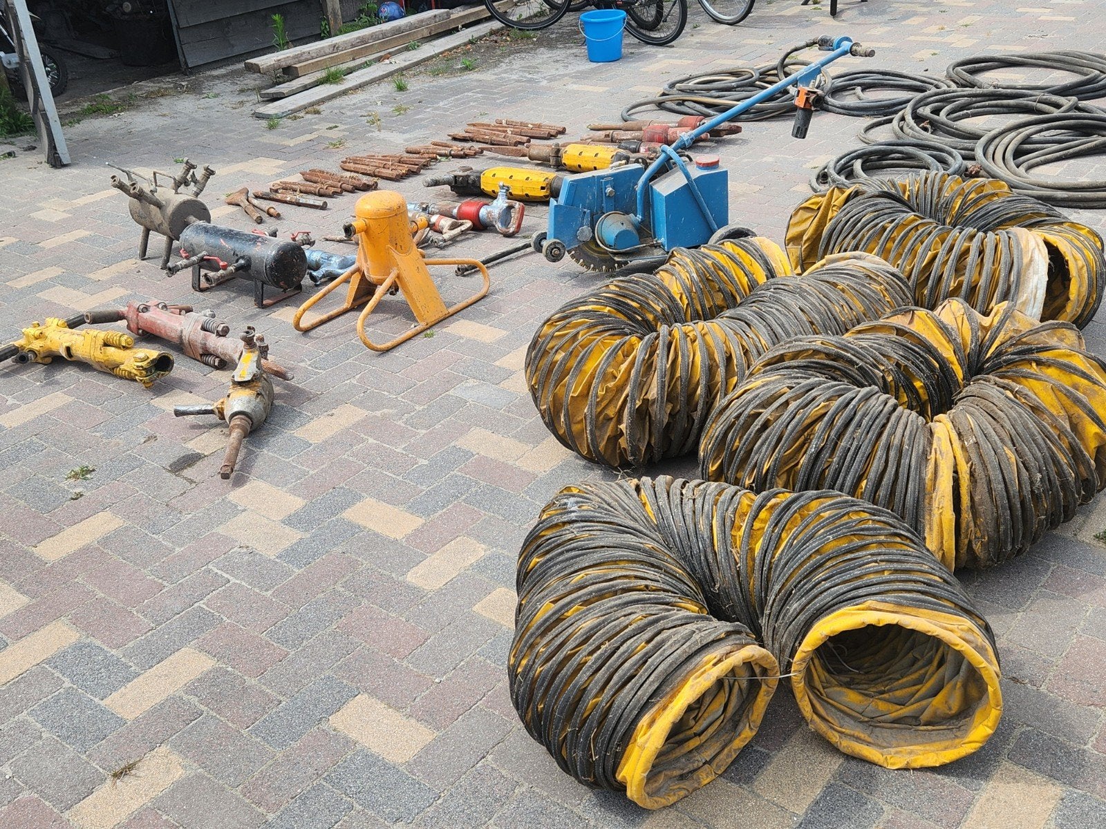Diverse sloop / lucht gereedschap, Ophalen