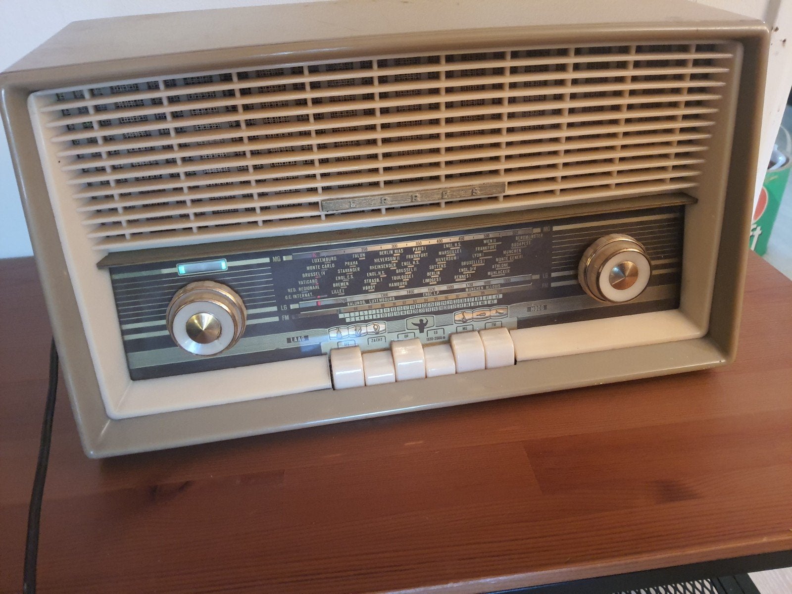 hele mooie vintage erres radio speelt prima, Ophalen