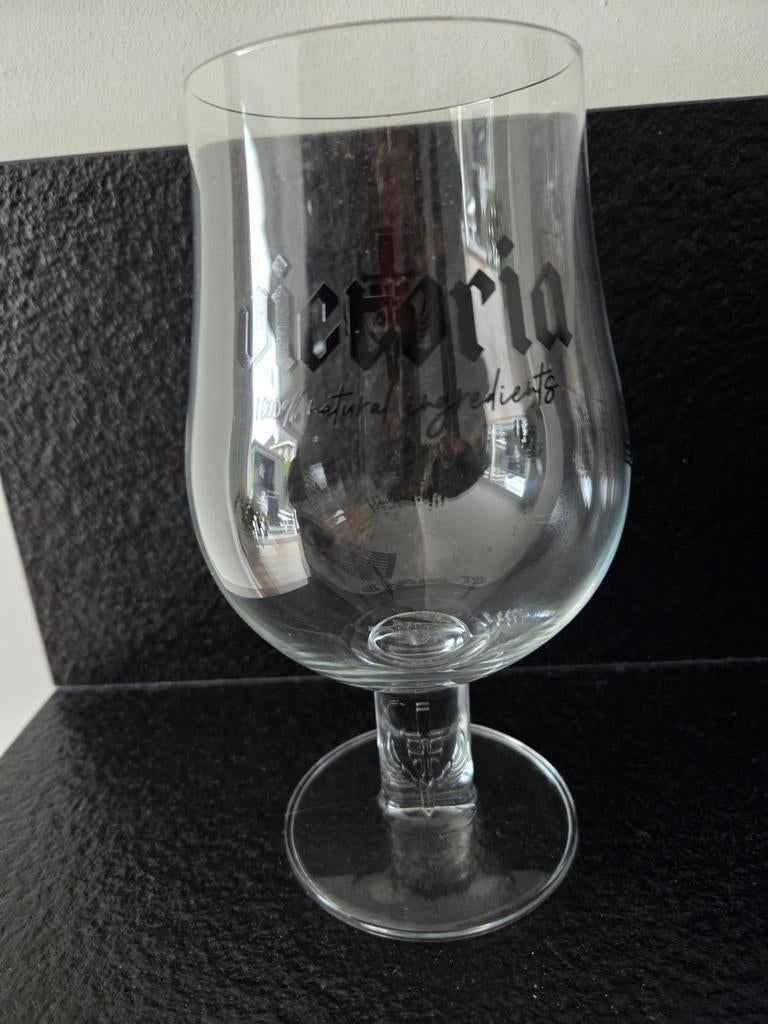 Victoria bierglas op voet, Ophalen of Verzenden, Zo goed als nieuw, Bierglas