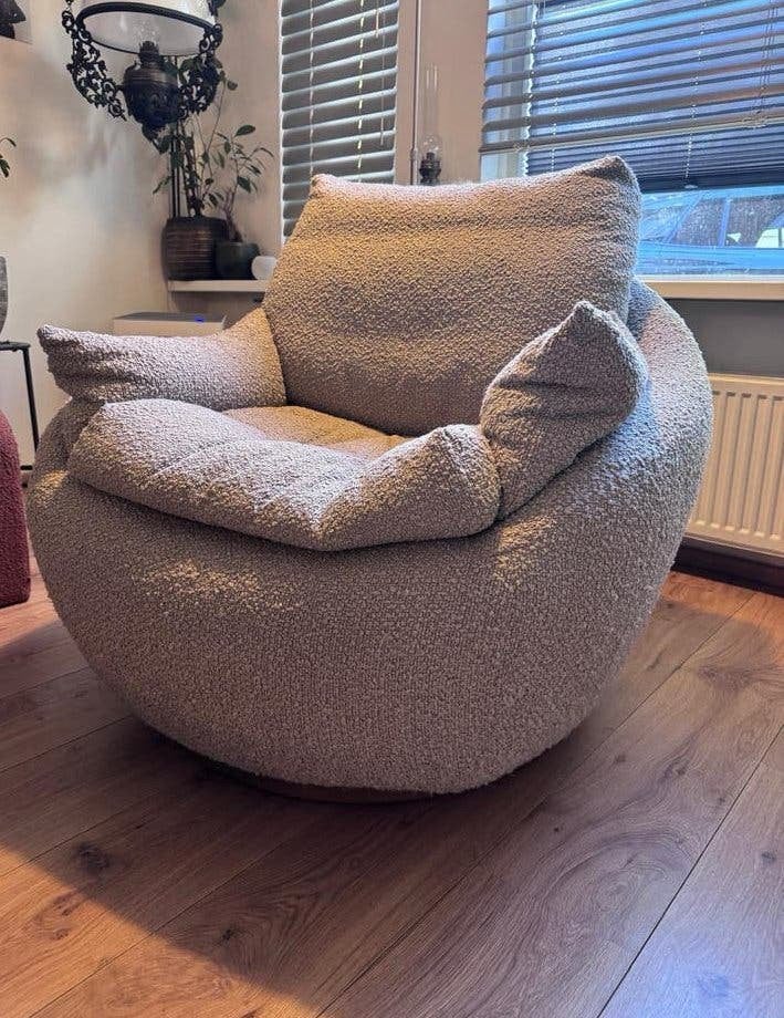 Lazy draaifauteuil - boucle noot - Goossens, Ophalen, 75 tot 100 cm, Zo goed als nieuw, 100 tot 125 cm