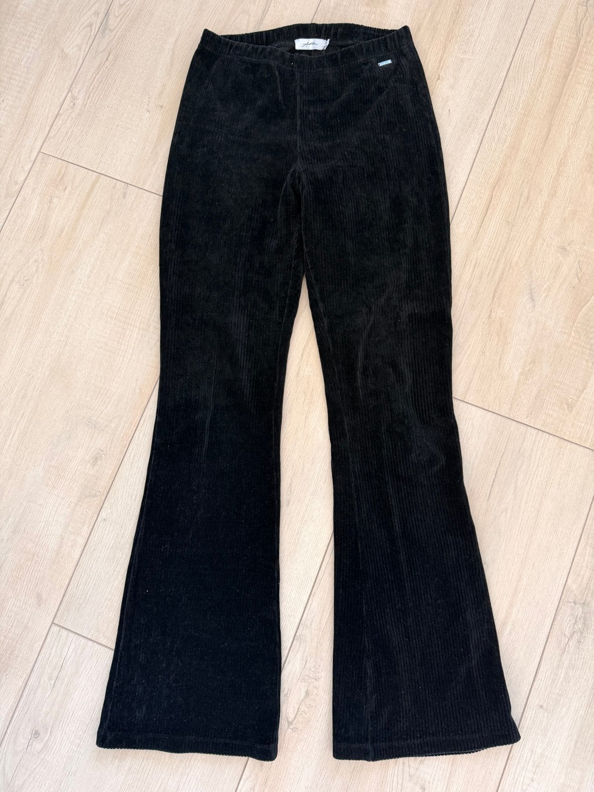 Zwarte ribbroek met wijde pijpen, Zwart, Maat 46/48 (XL) of groter, Ophalen of Verzenden, Zo goed als nieuw