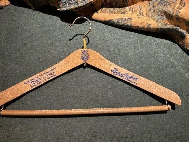 Vintage kleerhangers House of England, Ophalen of Verzenden, Hout