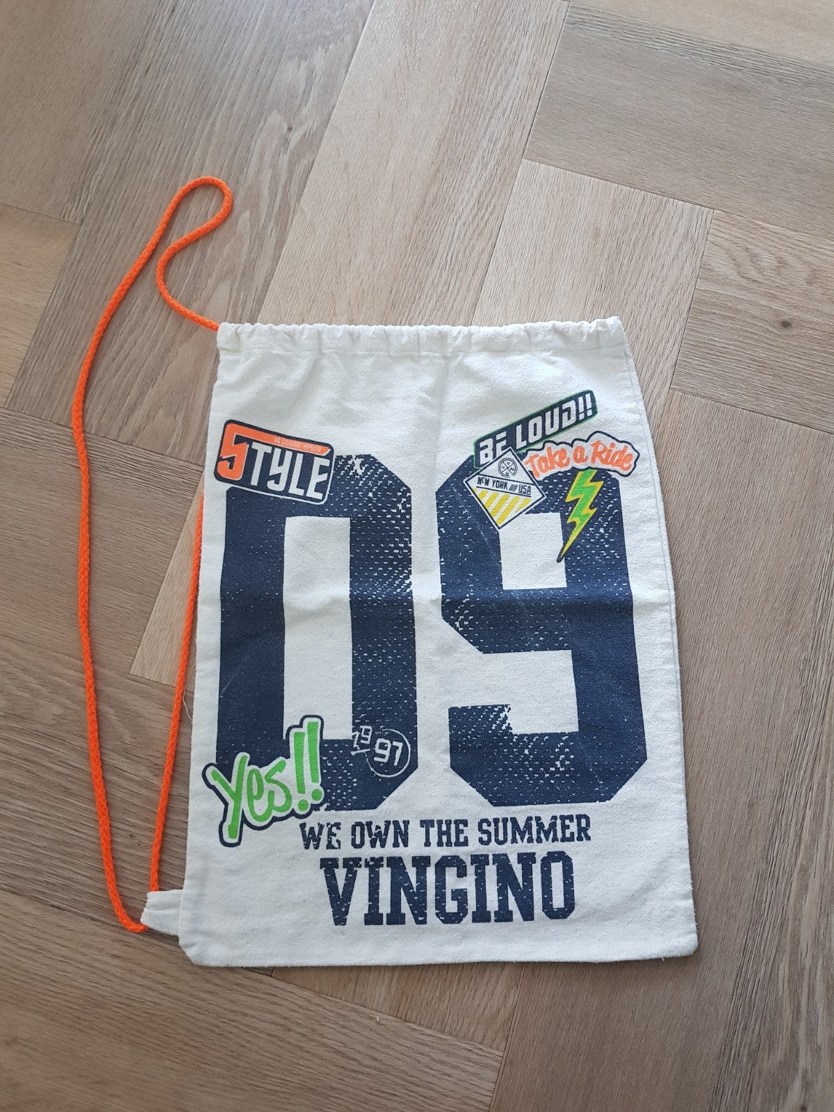 Leuke gymtas van het merk Vingino
Merk: Vingino, Ophalen of Verzenden, Zo goed als nieuw