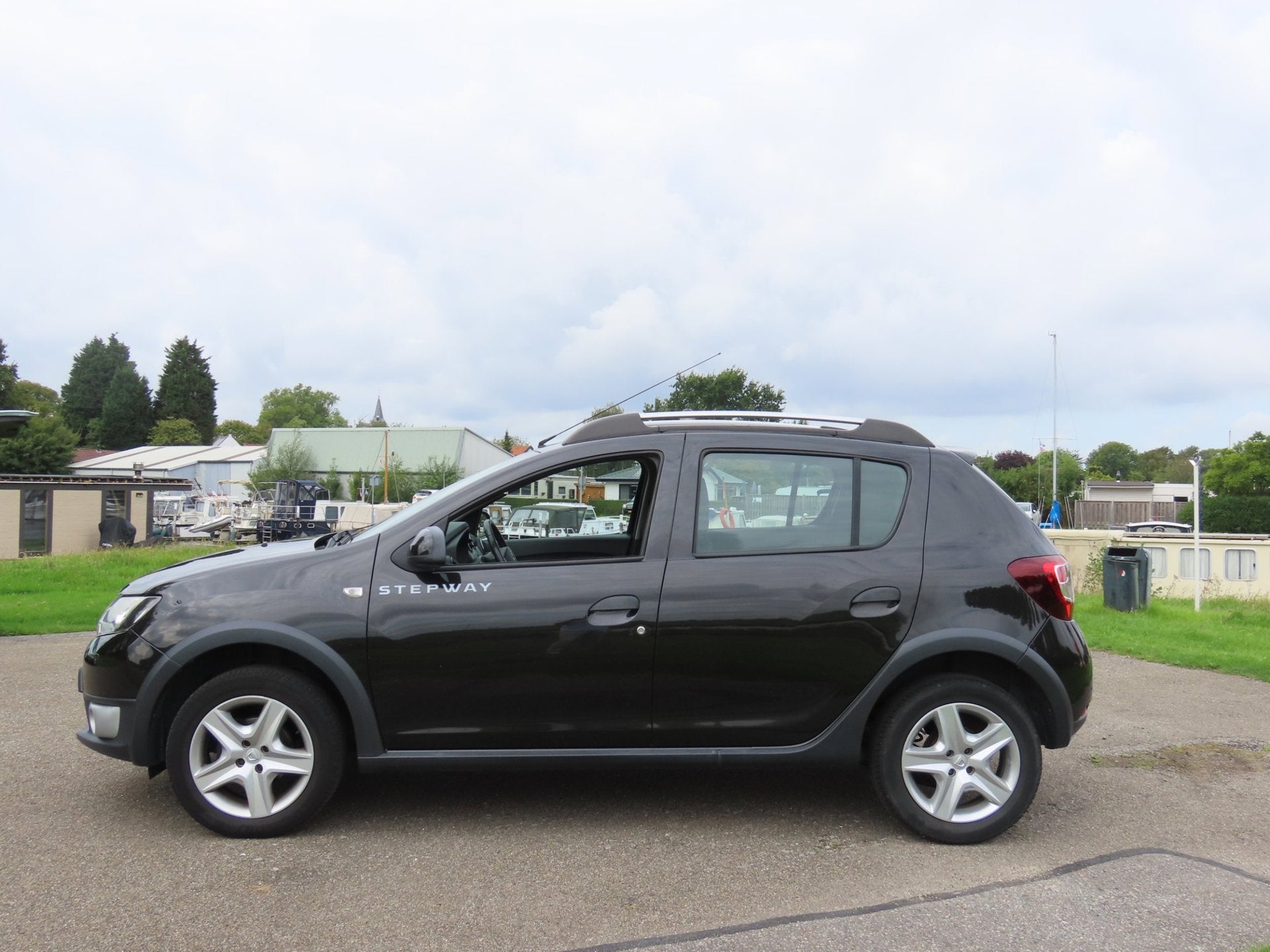 Dacia Sandero 0.9 TCe Stepway Lauréate *NIEUWE KETTING ! *N, Voorwielaandrijving, Stof, Gebruikt, Parkeersensor