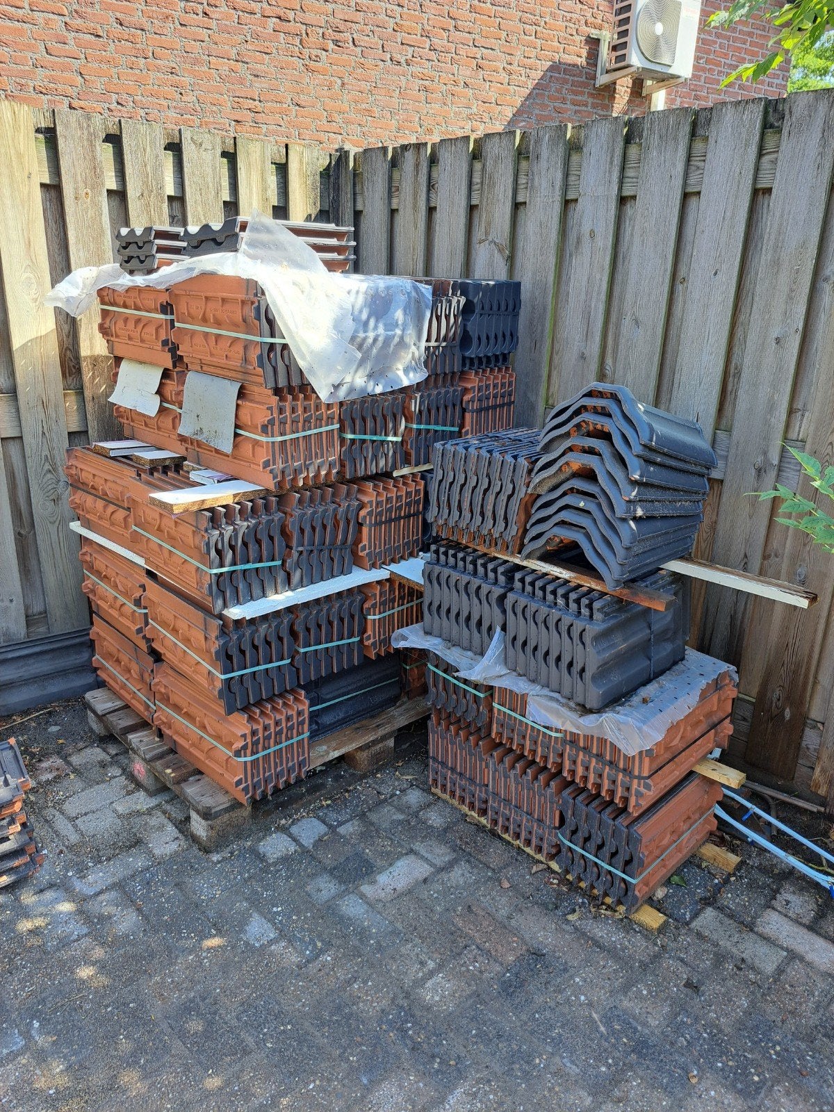 Nelskamp Vlakke Mulden 330 dakpannen + 9 nokpannen, Doe-het-zelf en Verbouw, Dakpannen en Dakbedekking, Steen of Klei, Zwart, Nieuw