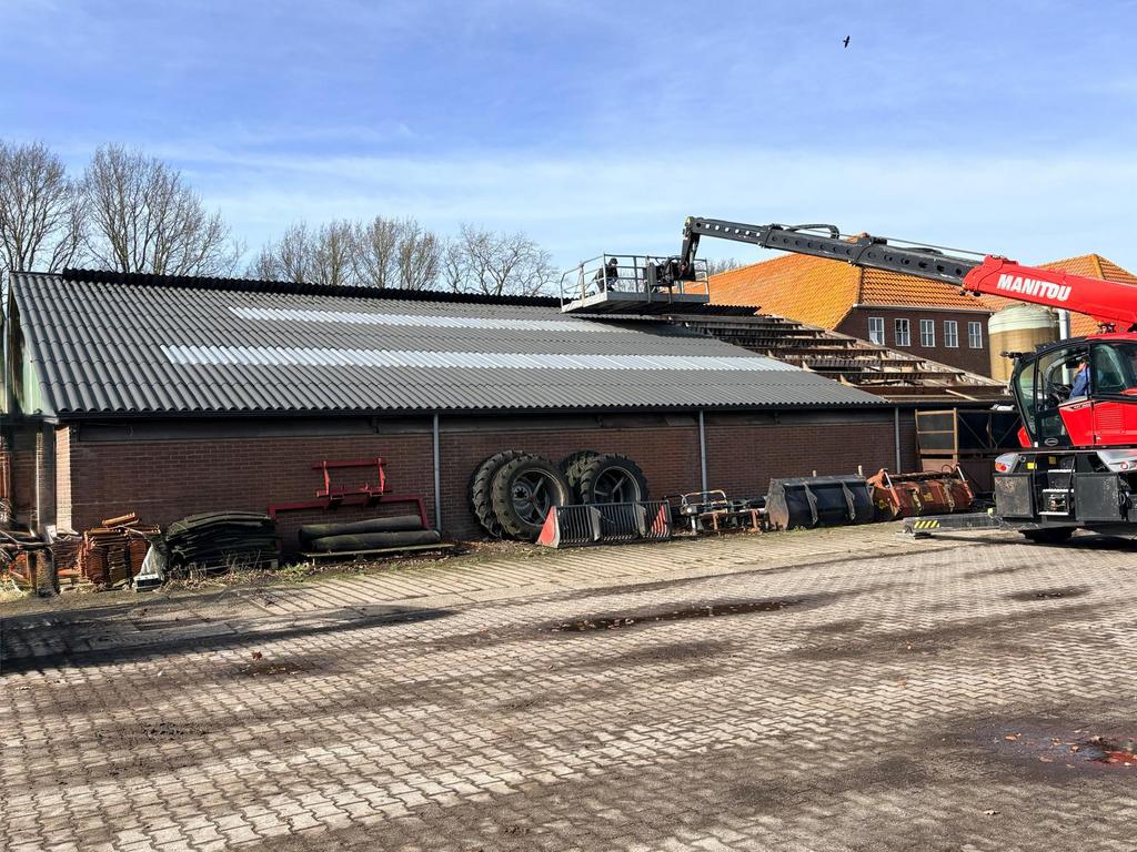 Partij golfplaten met 60 lichtplaten (totaal +/- 400 m2), Ophalen, Overige materialen, Gebruikt, Zwart