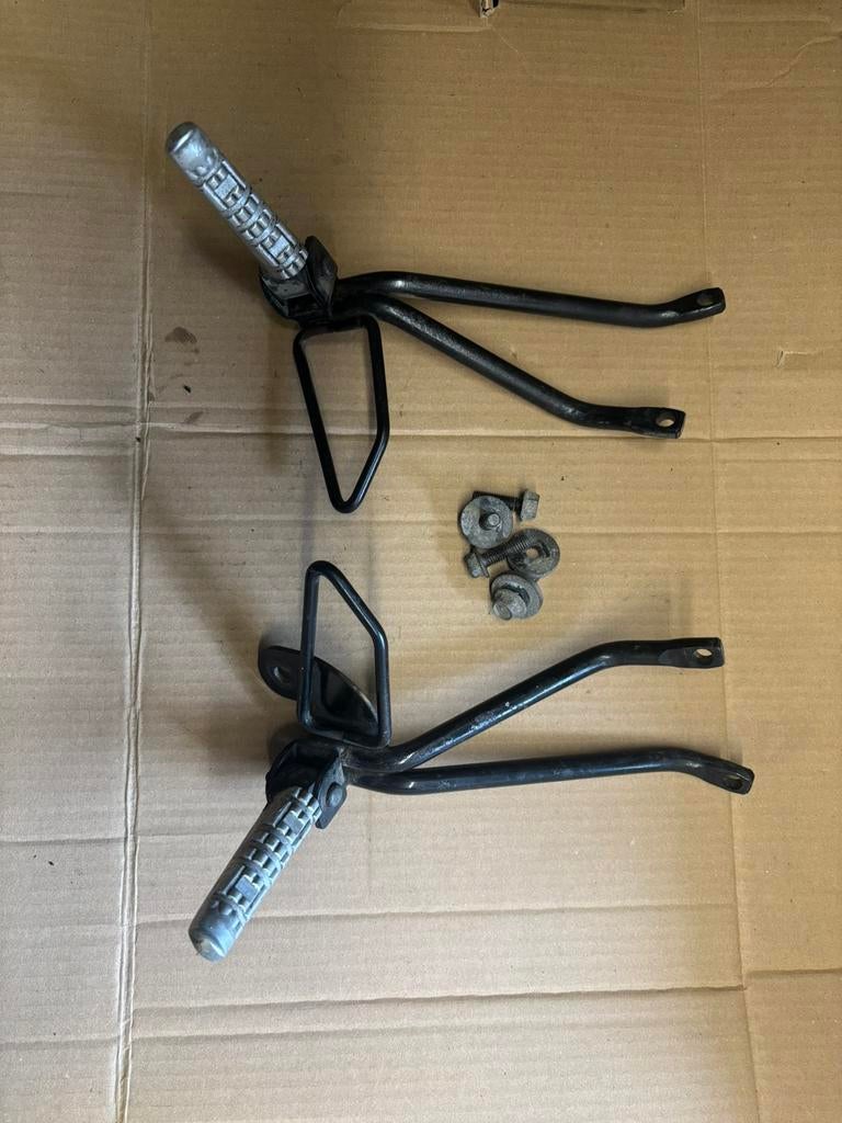 Voetsteun/passagier achter Yamaha tzr 50/mbk x-power, Ophalen of Verzenden