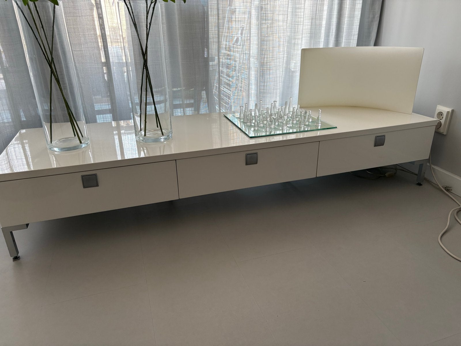2 Hoogglans Witte Dressoirs - 175x45 cm, diverse hoogtes, Ophalen of Verzenden, 25 tot 50 cm, 150 tot 200 cm
