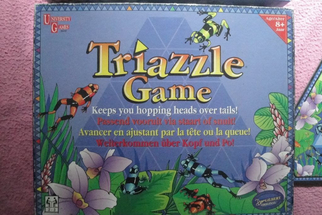 TRIAZZLE GAME VAN IDENTITY GAMES 2 tot 3 spelers 3,50euro., Een of twee spelers, Ophalen of Verzenden, Zo goed als nieuw