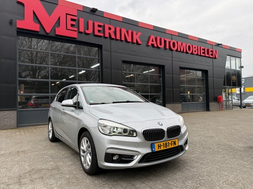 Bmw 2-SERIE 225XE ACTIVE TOURER LEDER NAVI AUTOMAAT RIJKLAAR, Automaat, 136 pk, Gebruikt, Met garantie (alle)