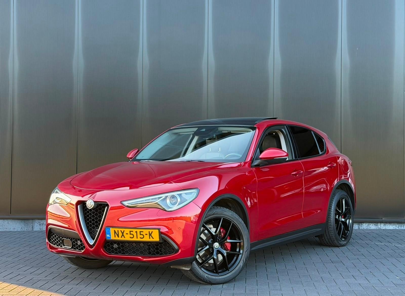 Alfa Romeo Stelvio 2.0 T AWD First Edition Panodak | Trekhaa, Auto's, Automaat, Euro 6, 4 cilinders, Bedrijf