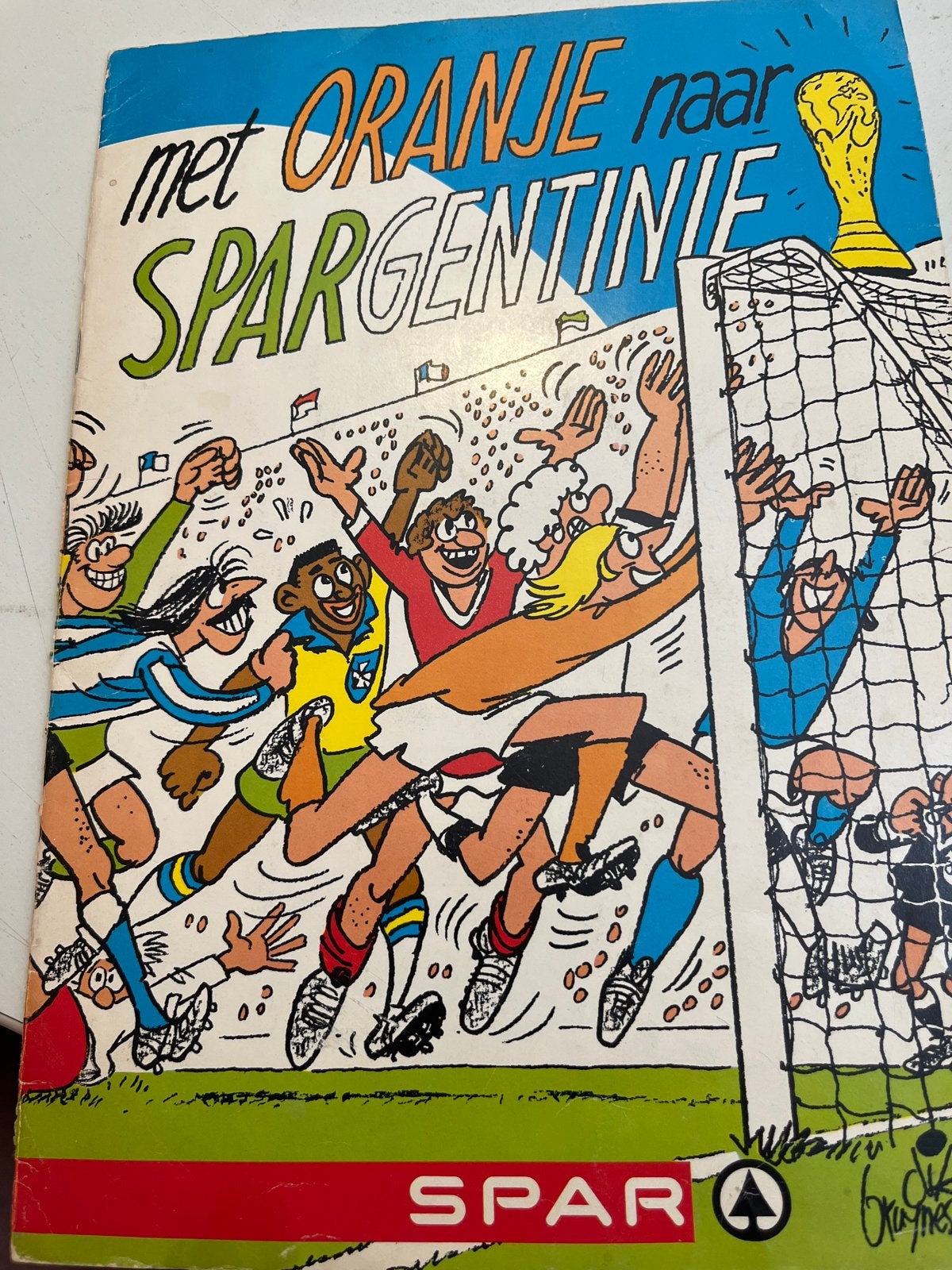 Met Oranje naar Spargentinië - WK Voetbal '78, Ophalen of Verzenden, Zo goed als nieuw, Boek of Tijdschrift