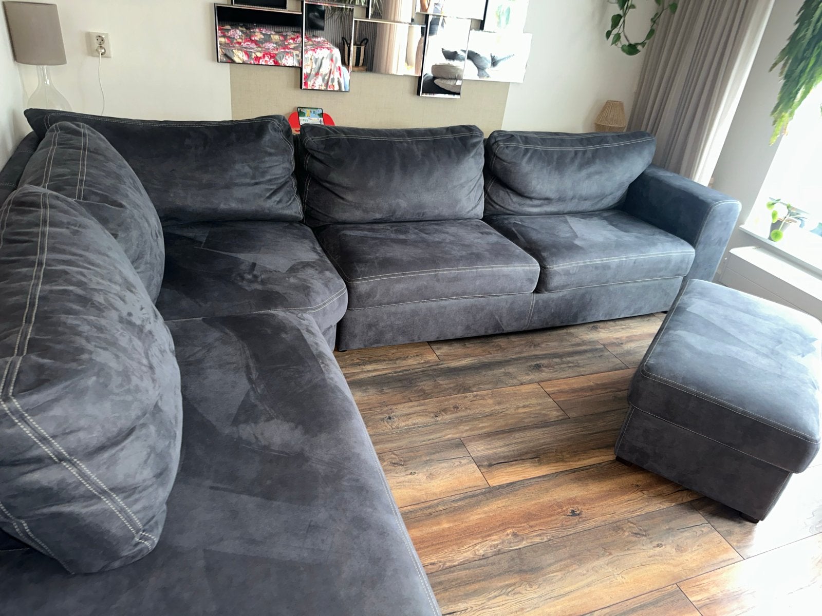 Hoekbank met poef, lekker groot, grijs echte leer, Huis en Inrichting, Banken | Bankstellen, Ophalen, Gebruikt, Hoekbank, 300 cm of meer